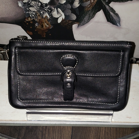 Coach Vintage Lambskin Wristlet - Picture 1 of 6